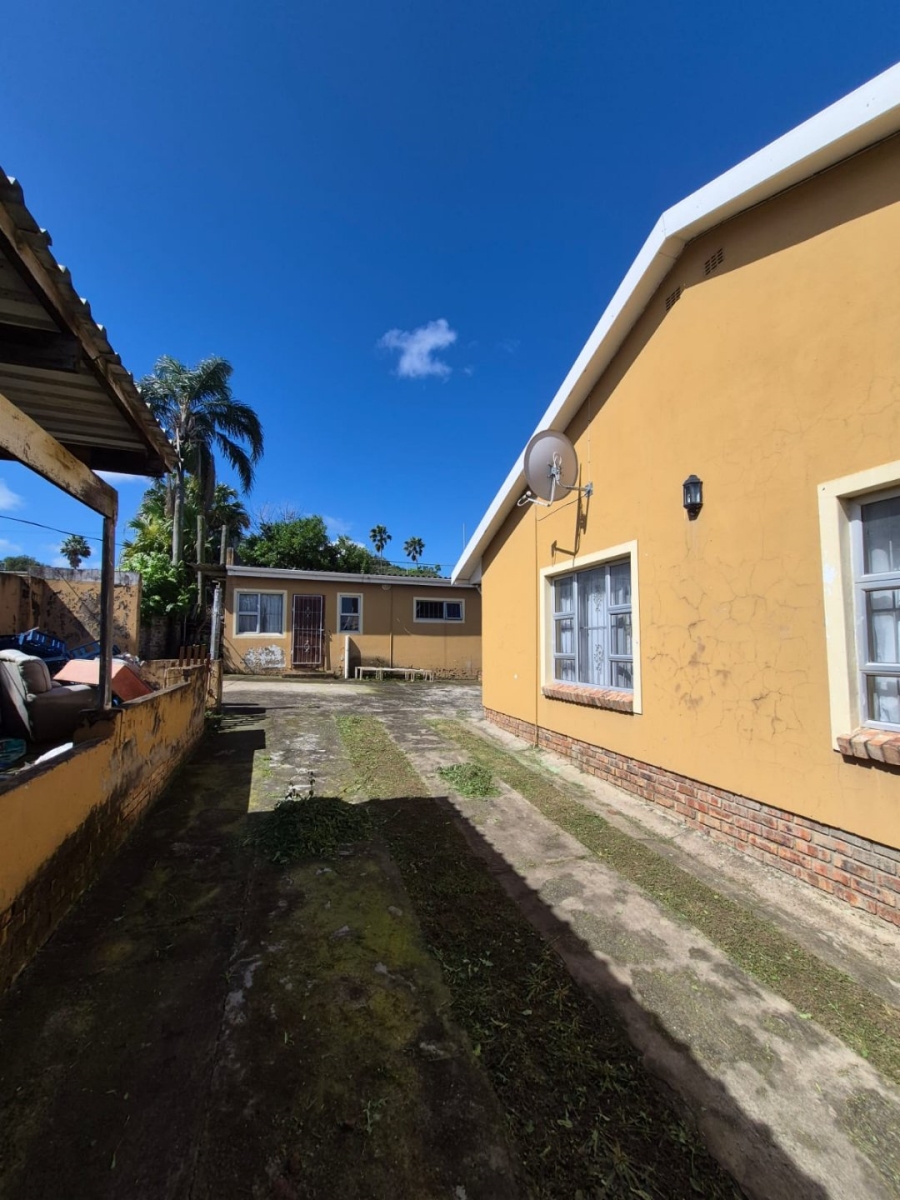5 Bedroom Property for Sale in Haven Hills Eastern Cape
